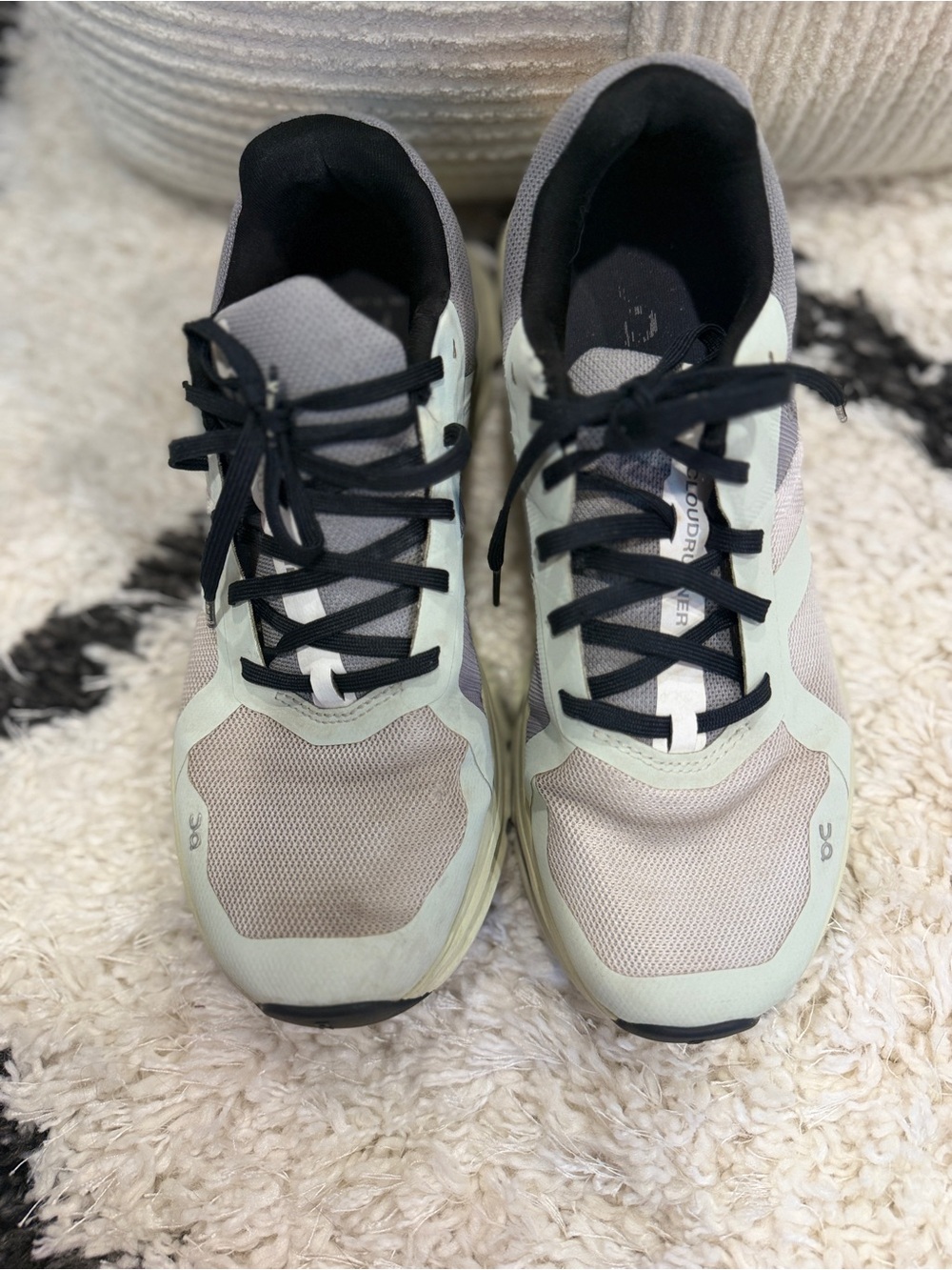 On Cloudrunner Women’s 9.5 Frost Aloe Running Shoes Sneakers - Picture 4 of 12